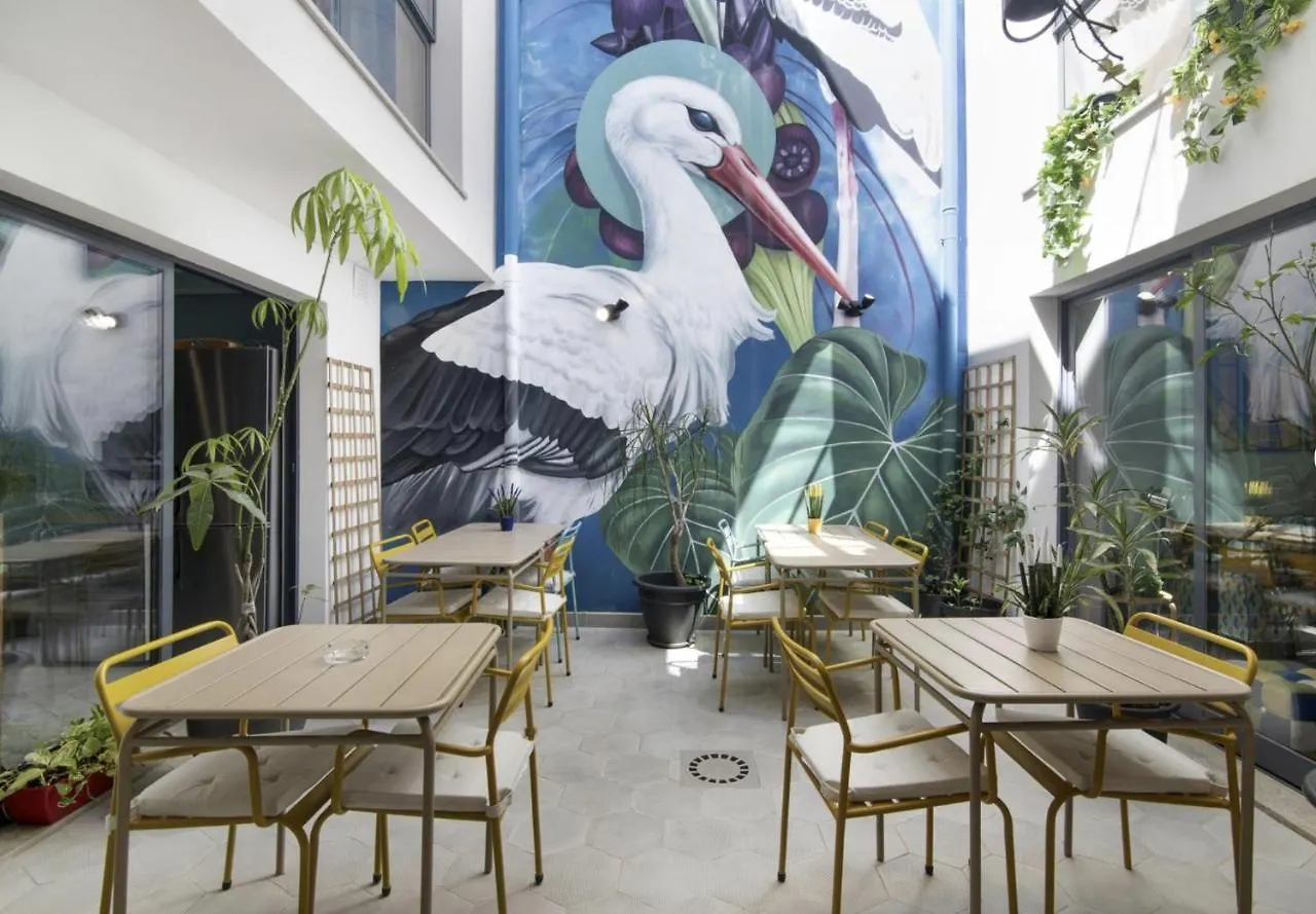 Le Jardin Secret De Faro Guesthouse location